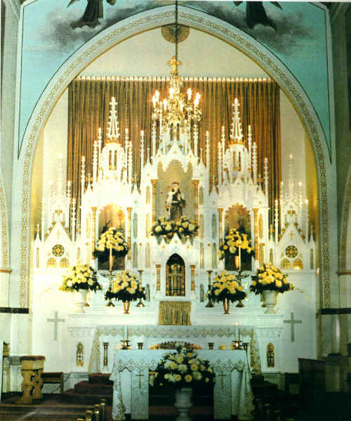 roman catholic altar