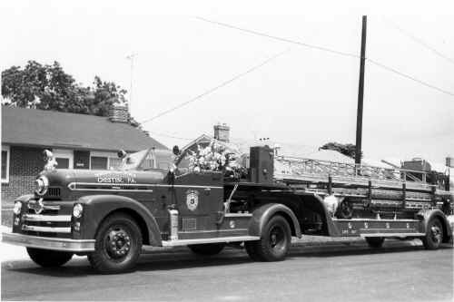 felton_1953_Seagrave_85_Ft_Aerial.jpg (407584 bytes)