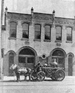 felton_Fire_House_Horses_Pumper.jpg (454466 bytes)