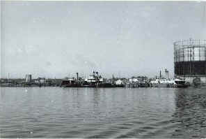 ferry_2.jpg (11356 bytes)