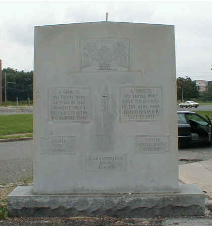 Eyre Park Memorial; Photo  August 2004, John A. Bullock III.