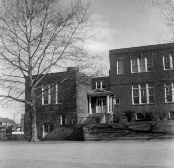 schools_parkside_2_hall.jpg (99794 bytes)